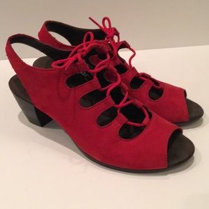 Munro | Jillie | Red Suede Nuebuck